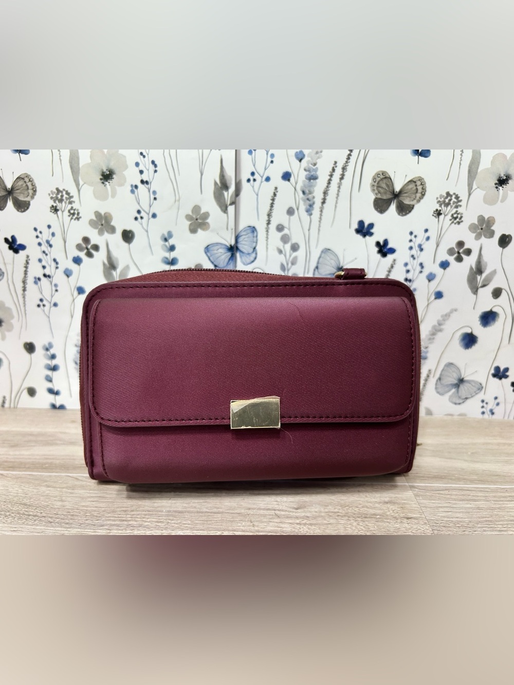 Save The Girls Burgundy Touchscreen Phone Crossbody Purse